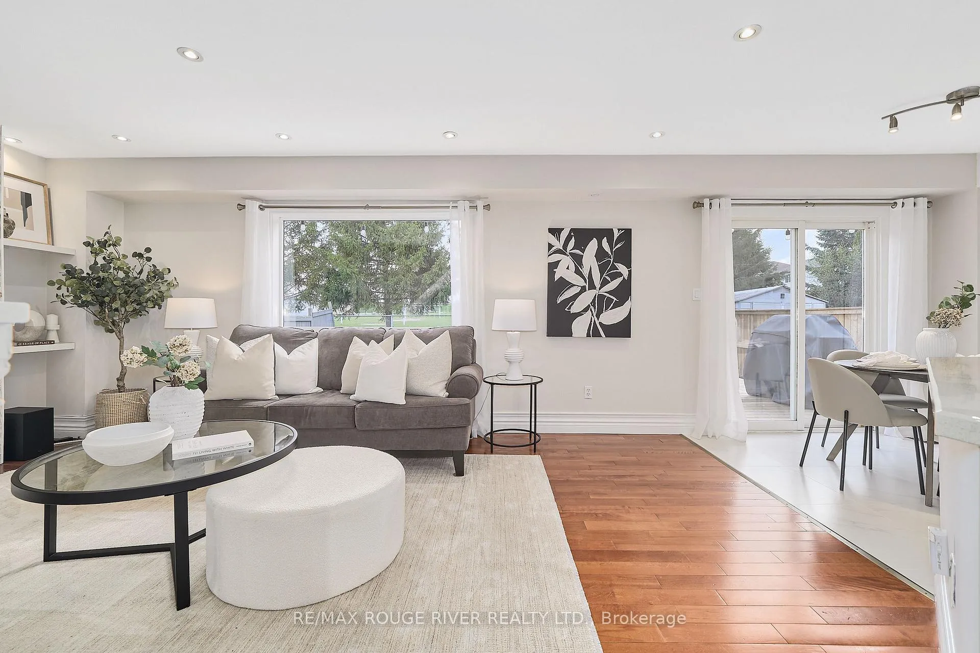 Photo 10 of 52 Rickaby Street, Clarington, Bowmanville — HOMEH