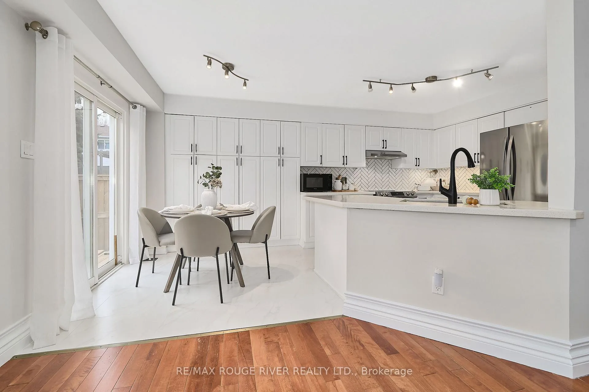 Photo 12 of 52 Rickaby Street, Clarington, Bowmanville — HOMEH