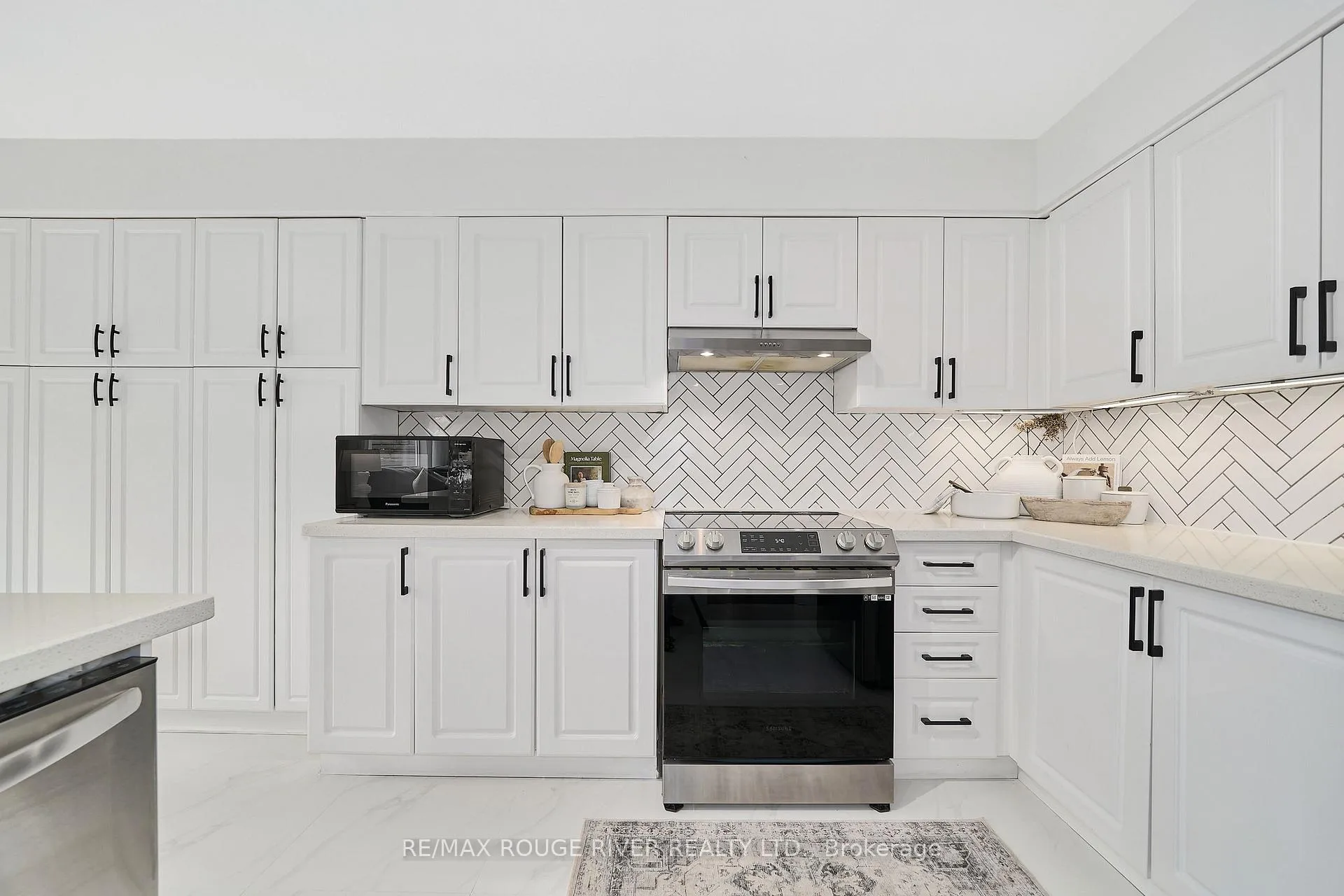 Photo 17 of 52 Rickaby Street, Clarington, Bowmanville — HOMEH