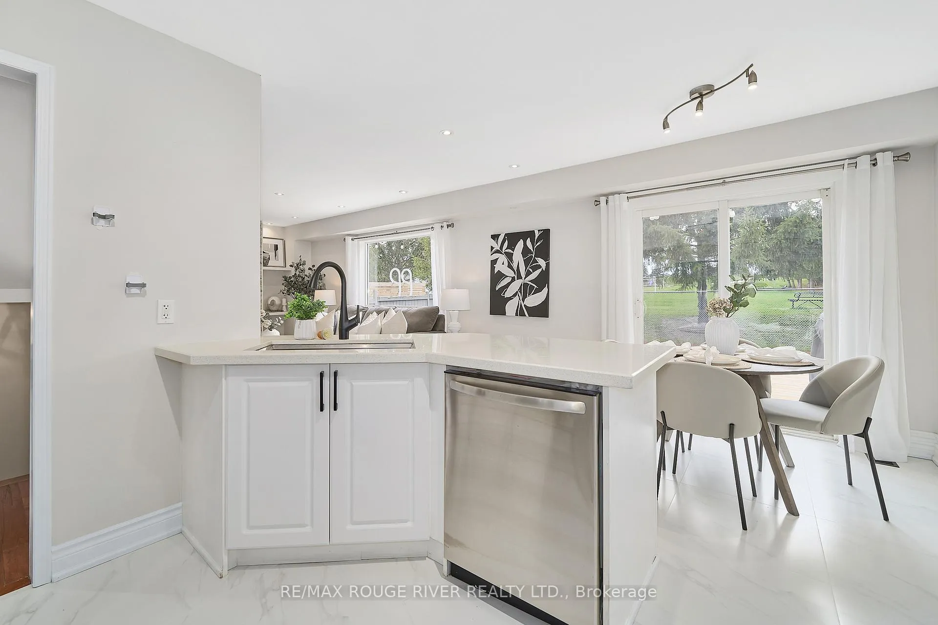 Photo 19 of 52 Rickaby Street, Clarington, Bowmanville — HOMEH