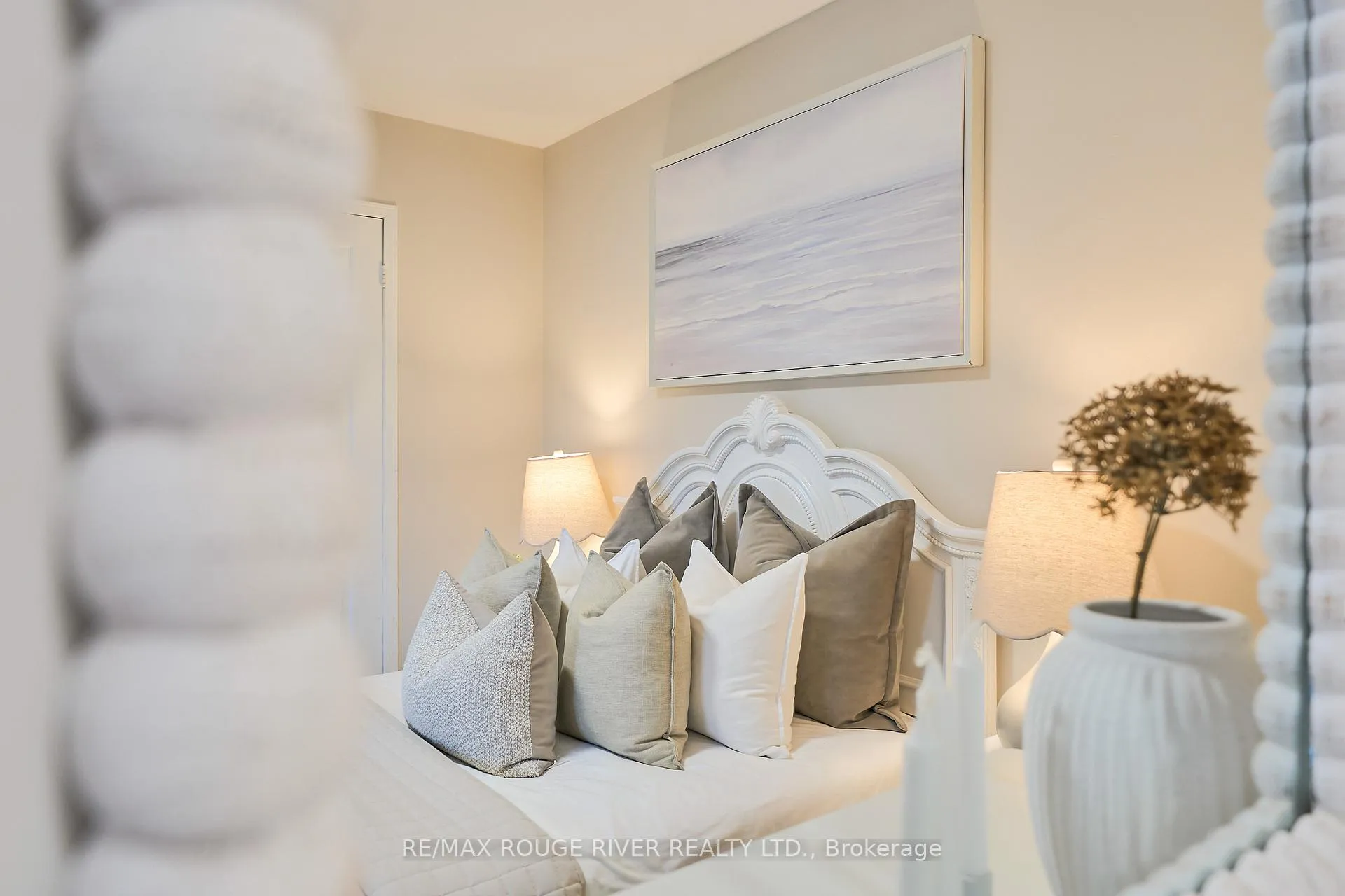 Photo 26 of 52 Rickaby Street, Clarington, Bowmanville — HOMEH