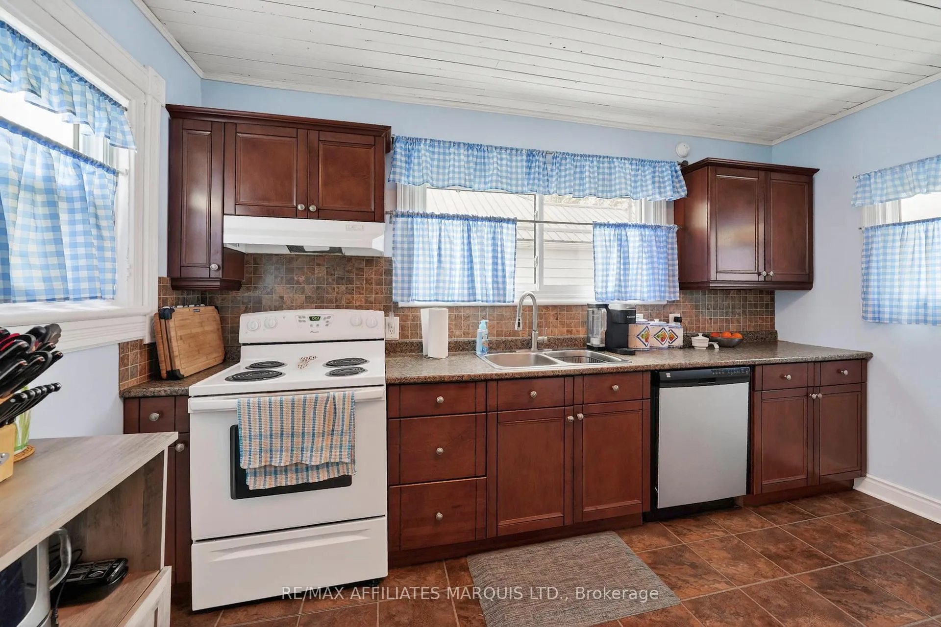 Photo 5 of 335 Fifth Street E, Cornwall — HOMEH