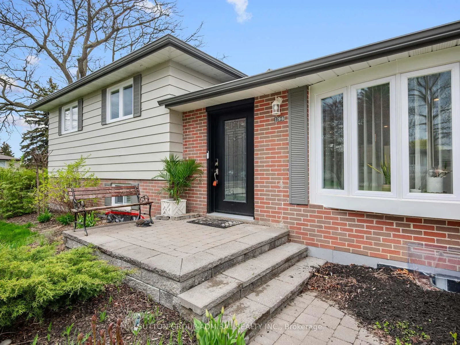 Photo 2 of 196 Dale Street, Caledon, Bolton North — HOMEH