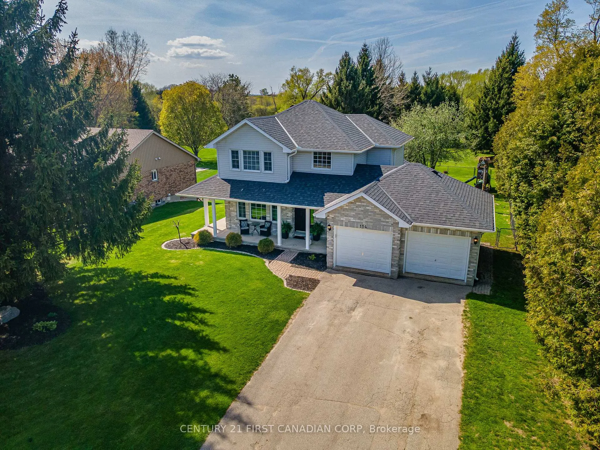Photo 3 of 114 Brookfield Street, Middlesex Centre, Denfield — HOMEH