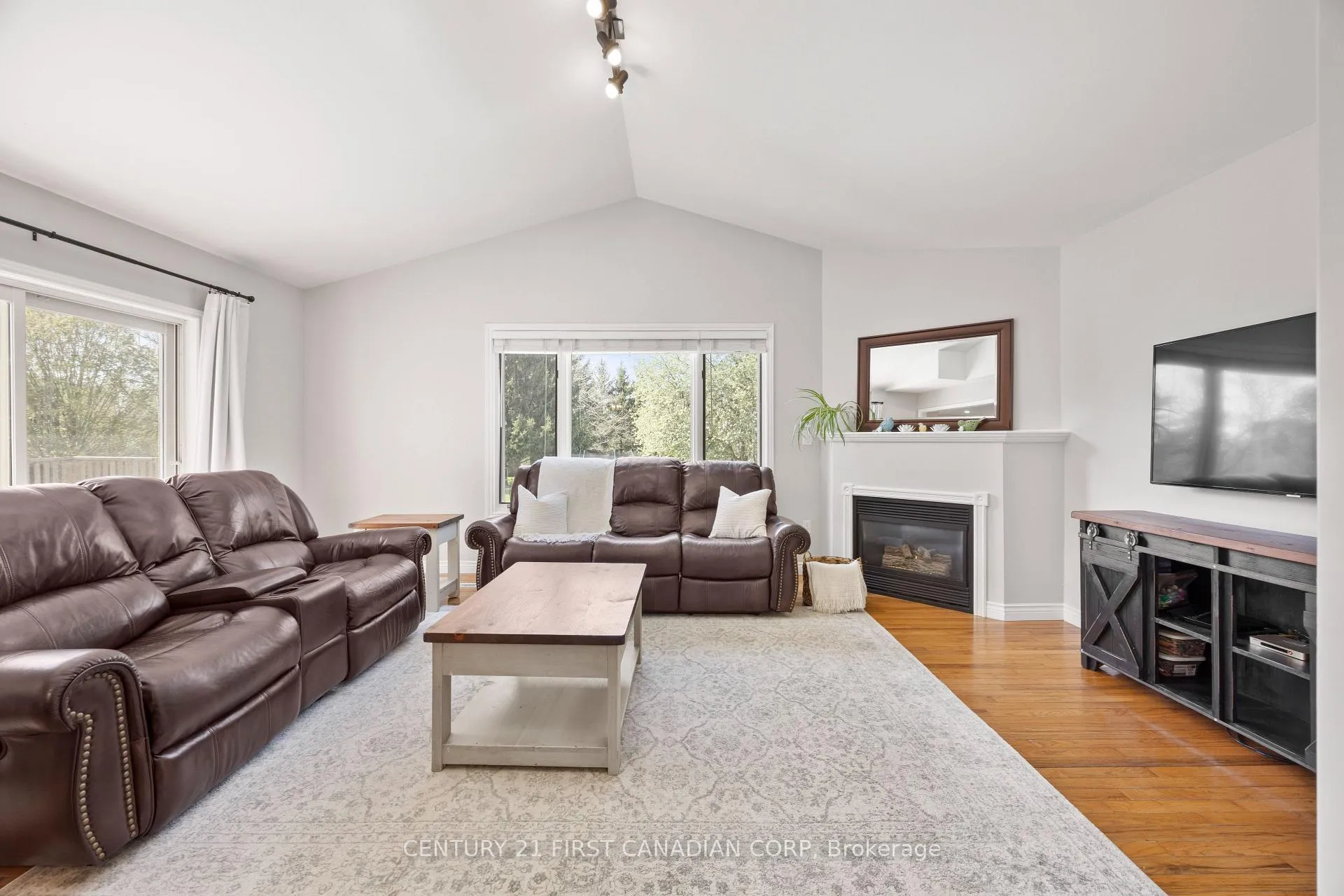 Photo 15 of 114 Brookfield Street, Middlesex Centre, Denfield — HOMEH