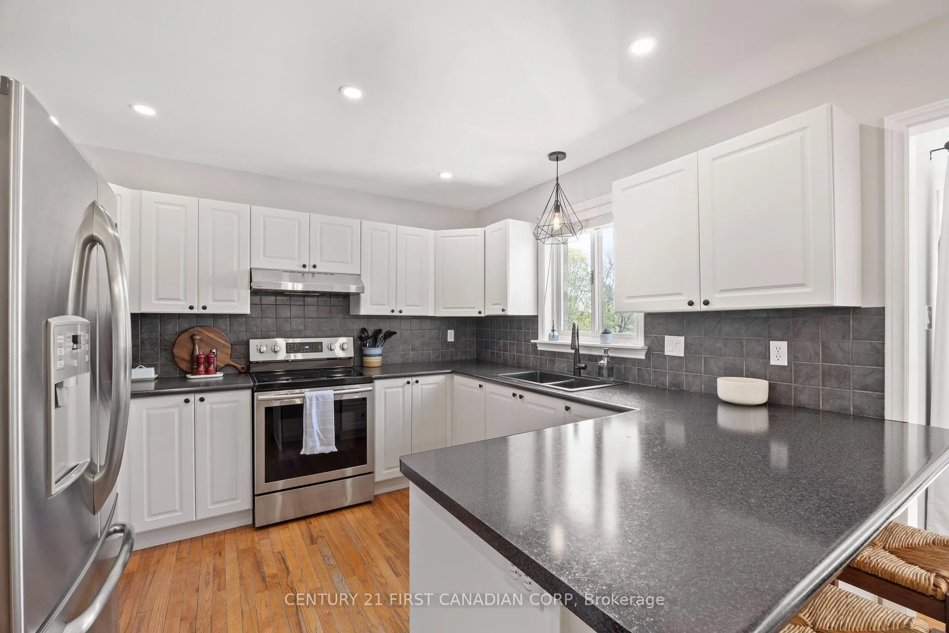 Photo 18 of 114 Brookfield Street, Middlesex Centre, Denfield — HOMEH