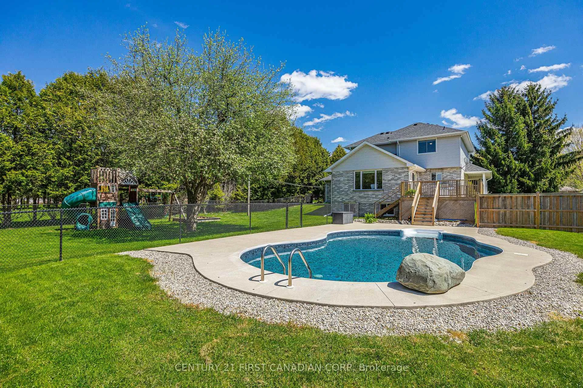 Photo 40 of 114 Brookfield Street, Middlesex Centre, Denfield — HOMEH