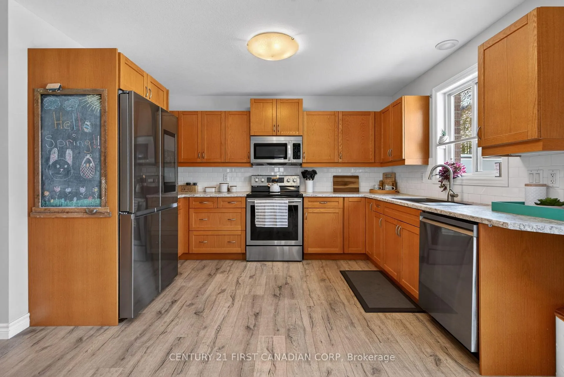 Photo 6 of 285 Thorne Drive, Strathroy-Caradoc, NE — HOMEH