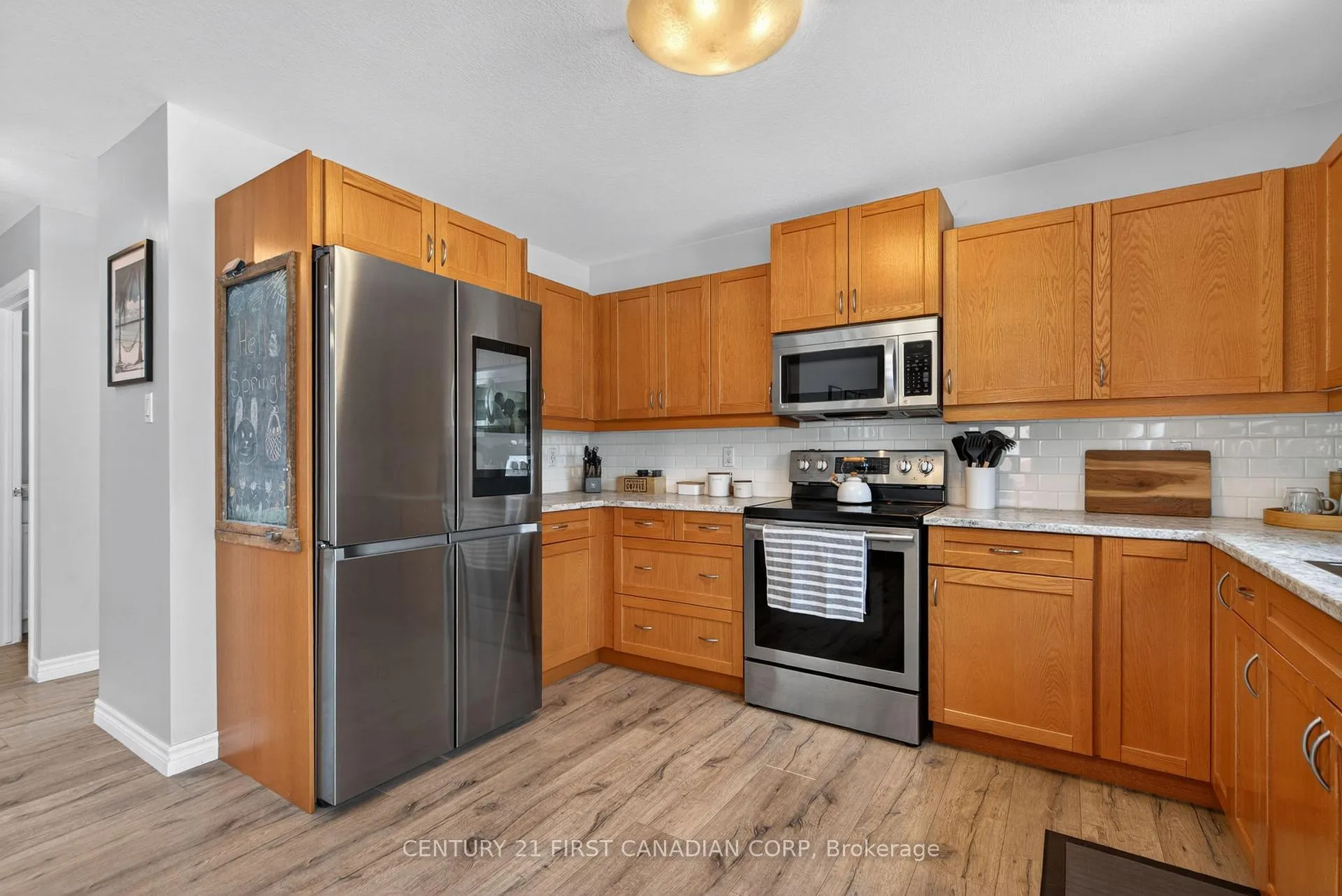 Photo 8 of 285 Thorne Drive, Strathroy-Caradoc, NE — HOMEH