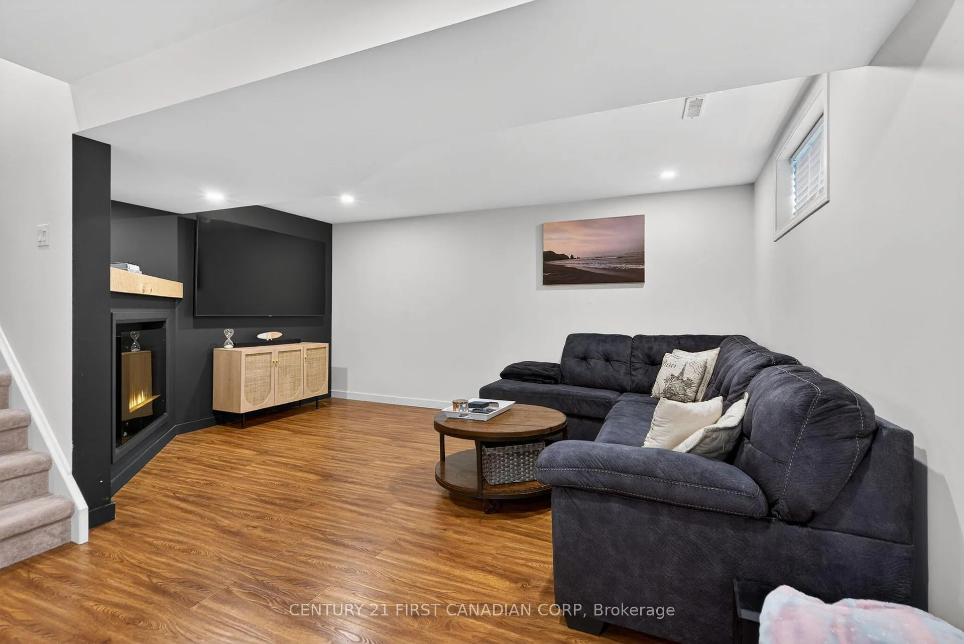 Photo 25 of 285 Thorne Drive, Strathroy-Caradoc, NE — HOMEH