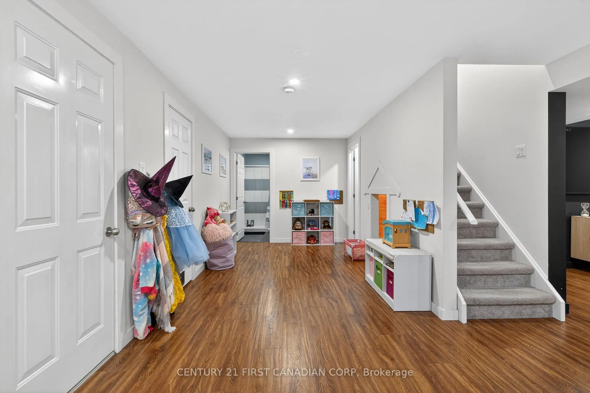 Photo 27 of 285 Thorne Drive, Strathroy-Caradoc, NE — HOMEH