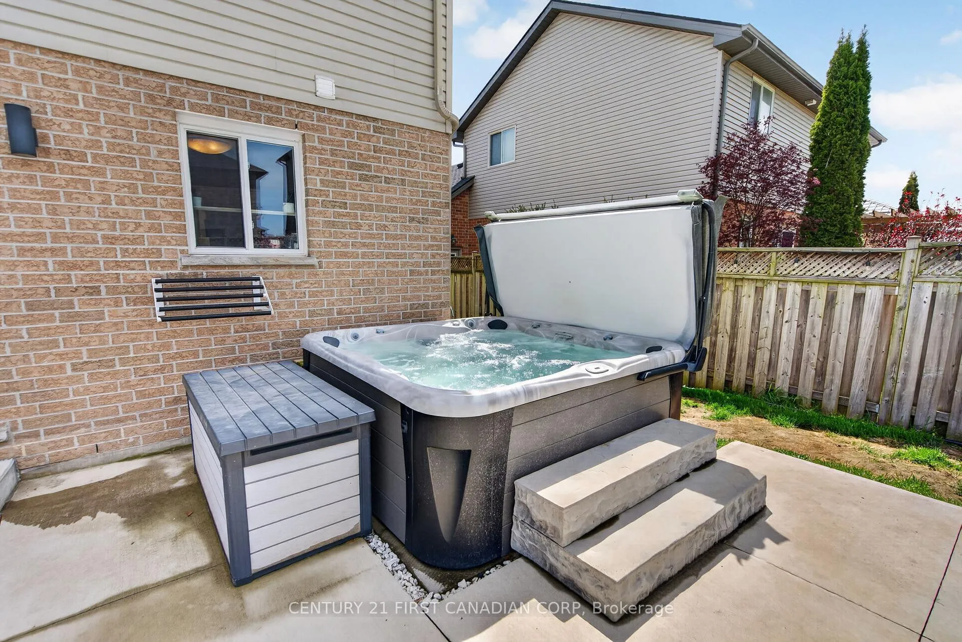 Photo 36 of 285 Thorne Drive, Strathroy-Caradoc, NE — HOMEH