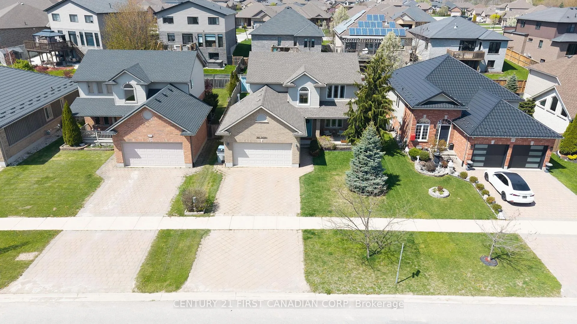 Photo 40 of 285 Thorne Drive, Strathroy-Caradoc, NE — HOMEH