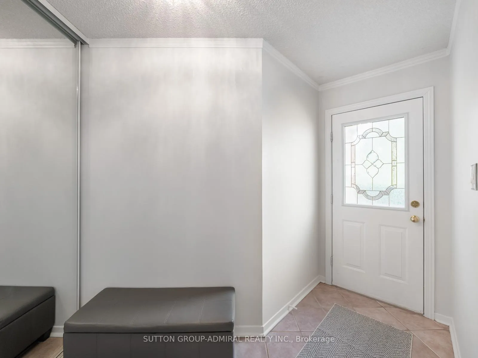 Photo 3 of 120 Glenmanor Way, Vaughan, Crestwood-Springfarm-Yorkhill — HOMEH