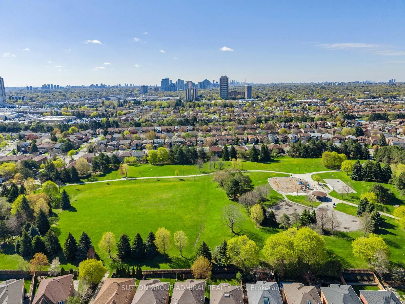 Photo 32 of 120 Glenmanor Way, Vaughan, Crestwood-Springfarm-Yorkhill — HOMEH
