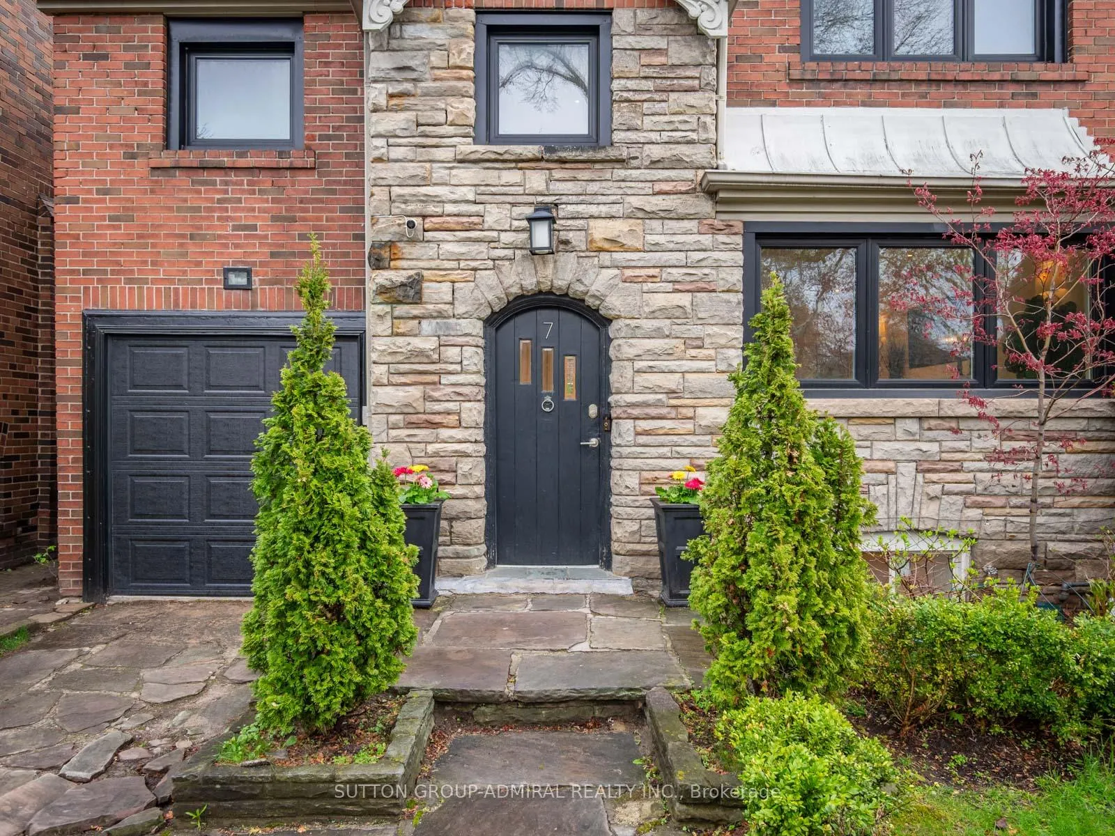 Photo 3 of 7 Glenarden Road, Toronto, Forest Hill North — HOMEH