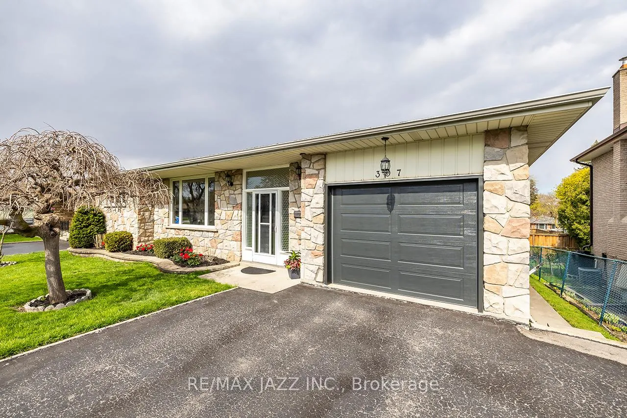Photo 2 of 397 Fairlawn Street, Oshawa, McLaughlin — HOMEH