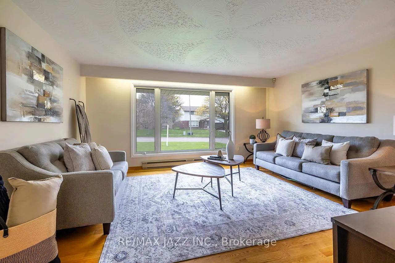 Photo 5 of 397 Fairlawn Street, Oshawa, McLaughlin — HOMEH