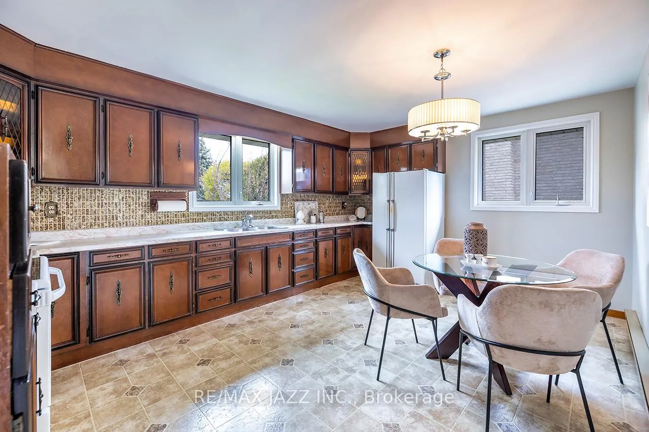 Photo 10 of 397 Fairlawn Street, Oshawa, McLaughlin — HOMEH