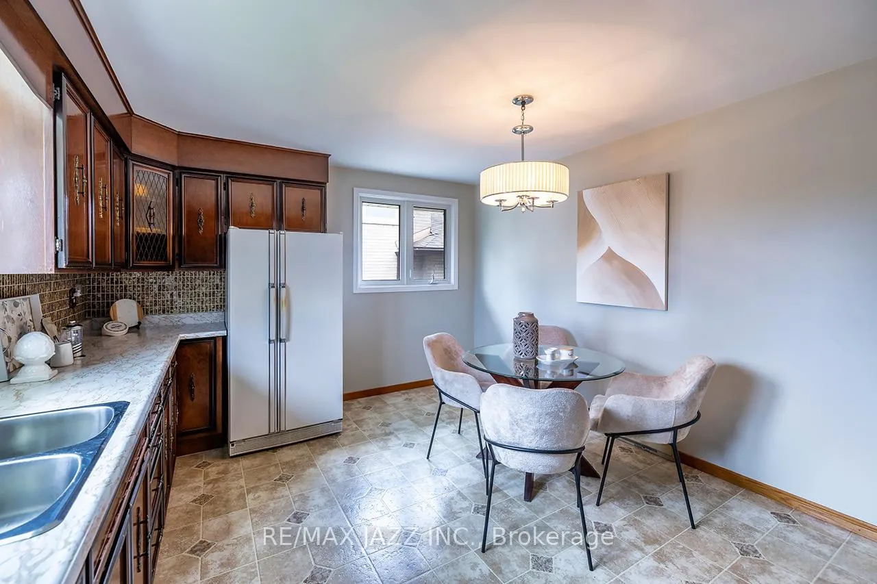 Photo 11 of 397 Fairlawn Street, Oshawa, McLaughlin — HOMEH