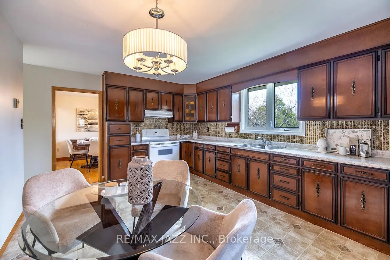 Photo 12 of 397 Fairlawn Street, Oshawa, McLaughlin — HOMEH