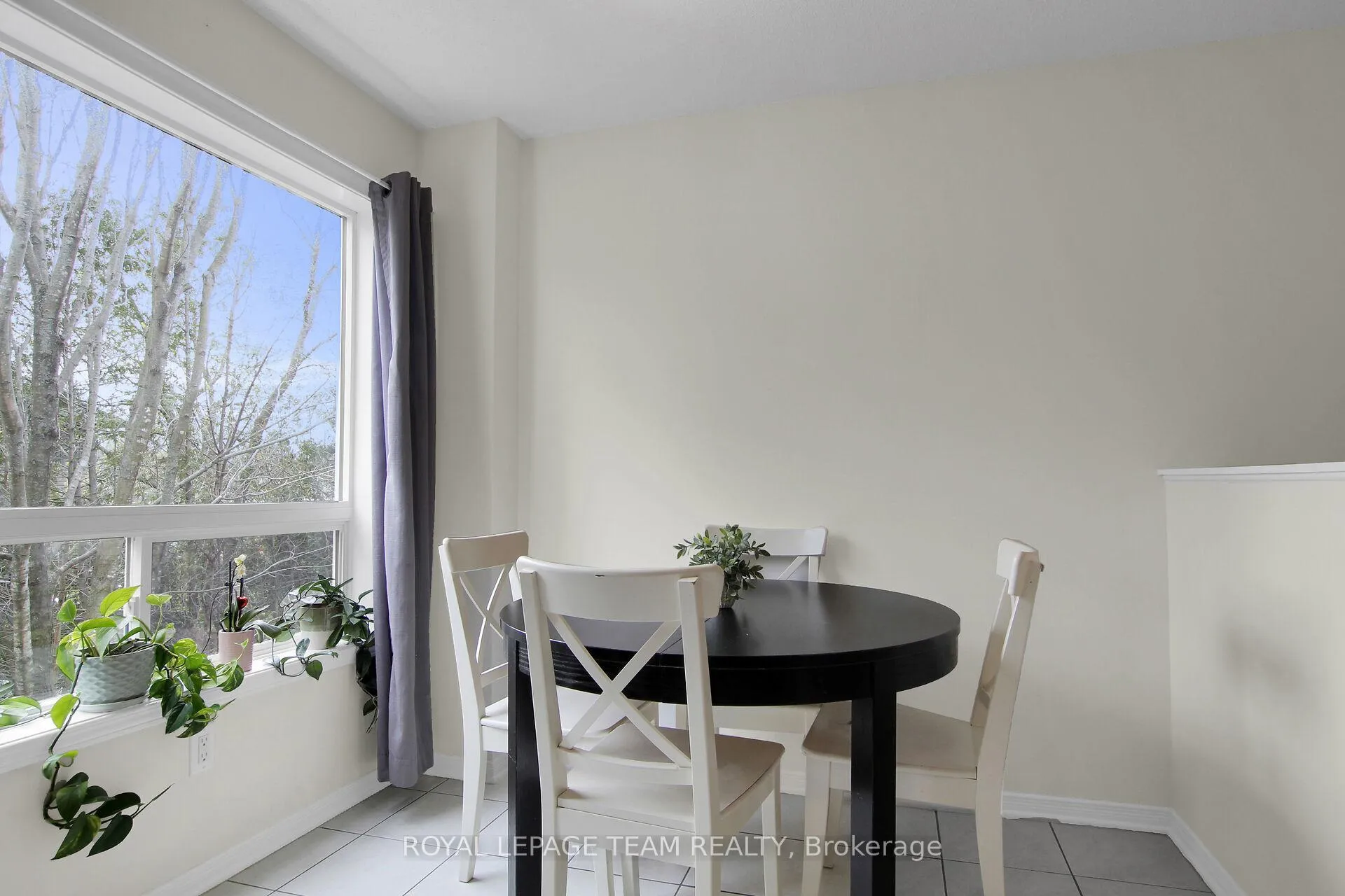 Photo 12 of 239 Gershwin Private, Ottawa, Westcliffe Estates — HOMEH