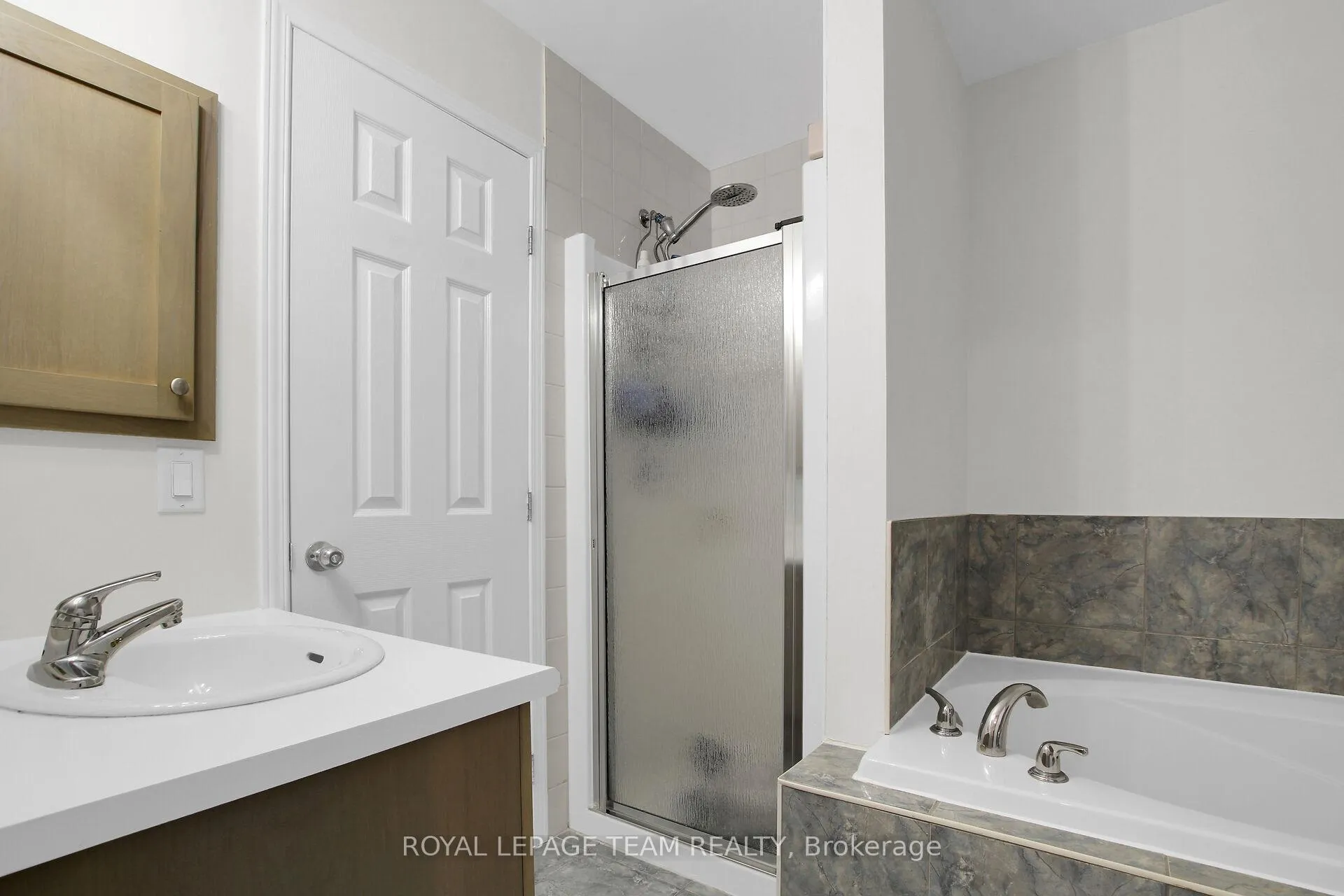 Photo 20 of 239 Gershwin Private, Ottawa, Westcliffe Estates — HOMEH