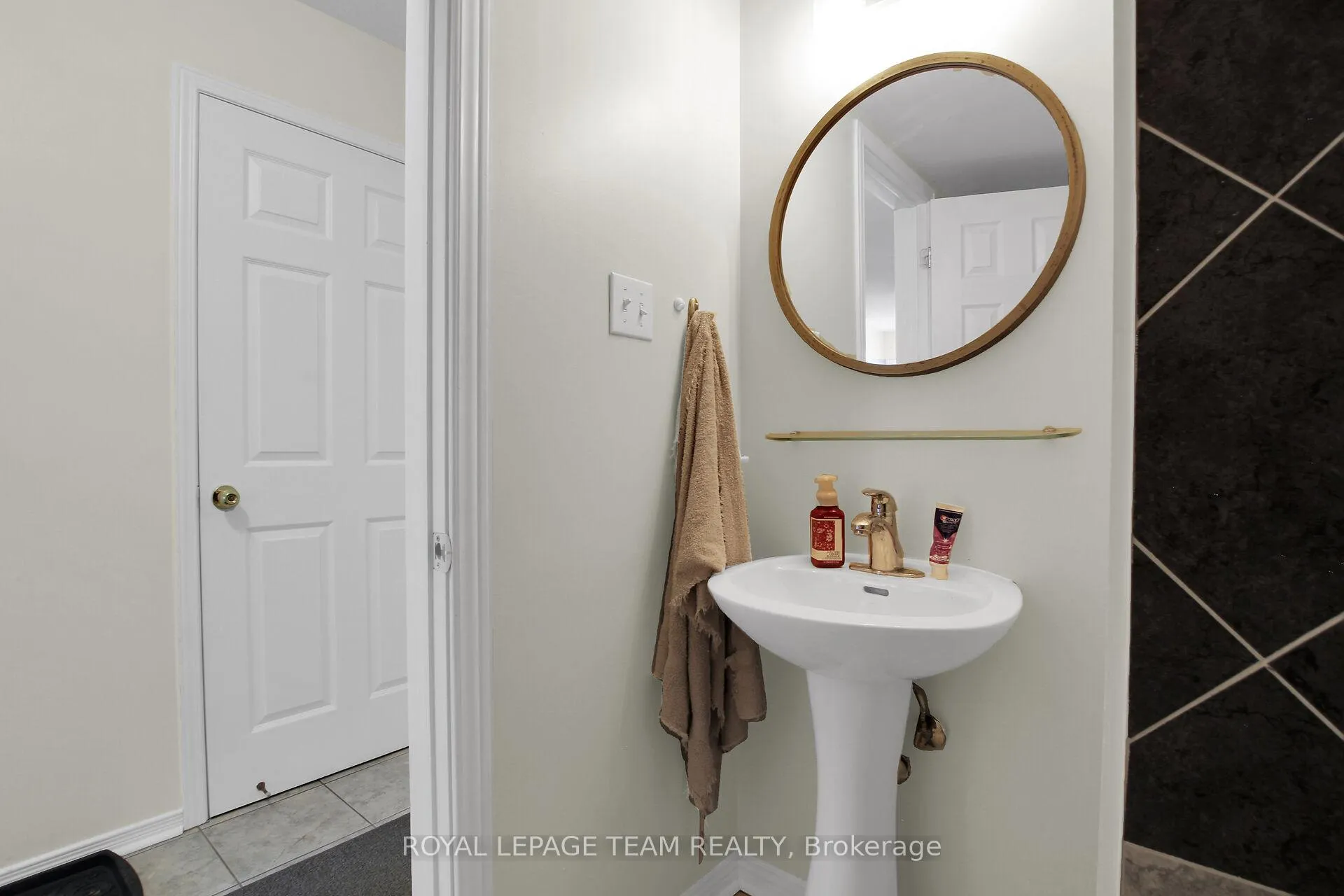 Photo 30 of 239 Gershwin Private, Ottawa, Westcliffe Estates — HOMEH