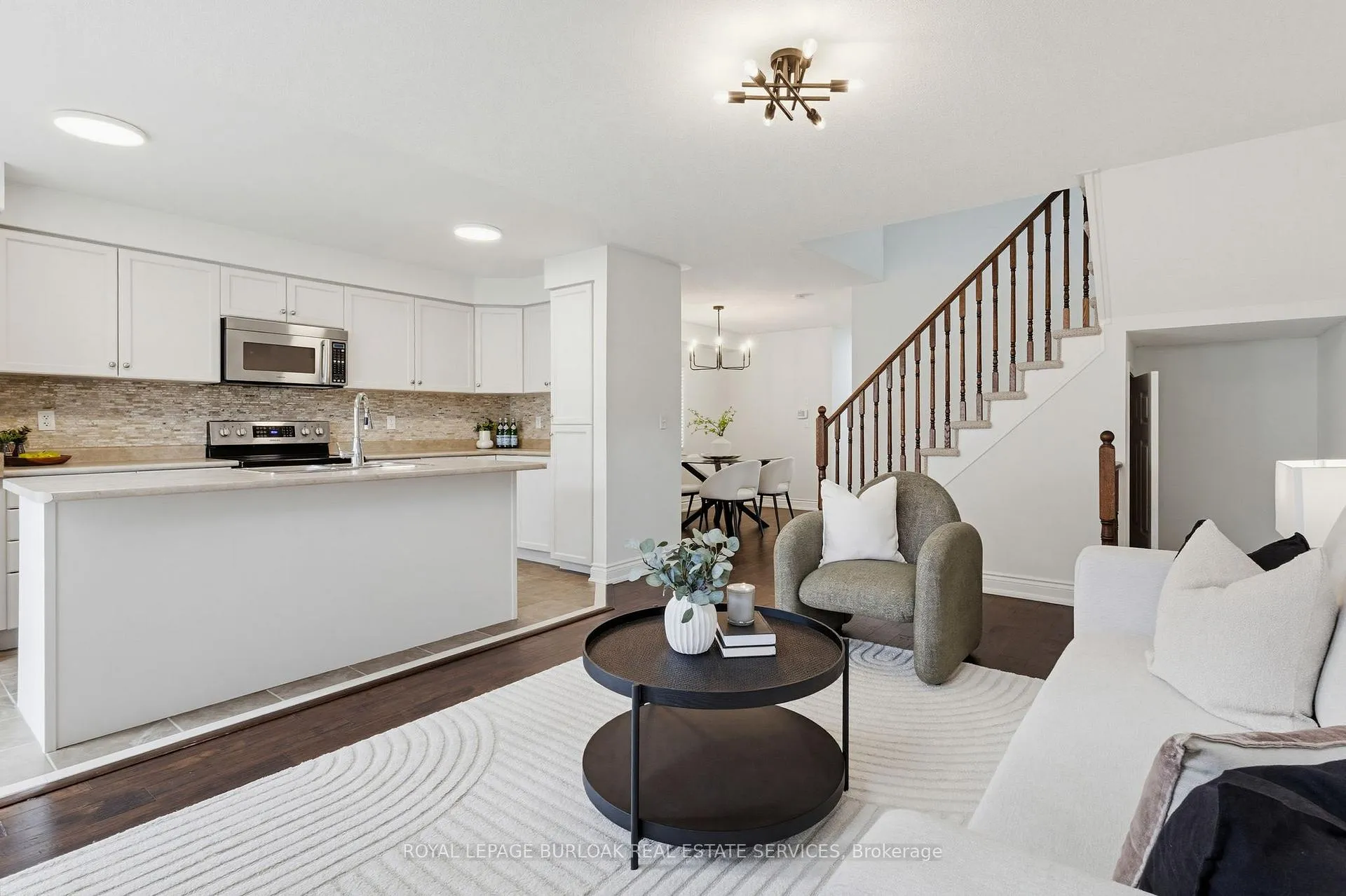 Photo 6 of 4170 Thomas Alton Boulevard, Burlington, Alton — HOMEH