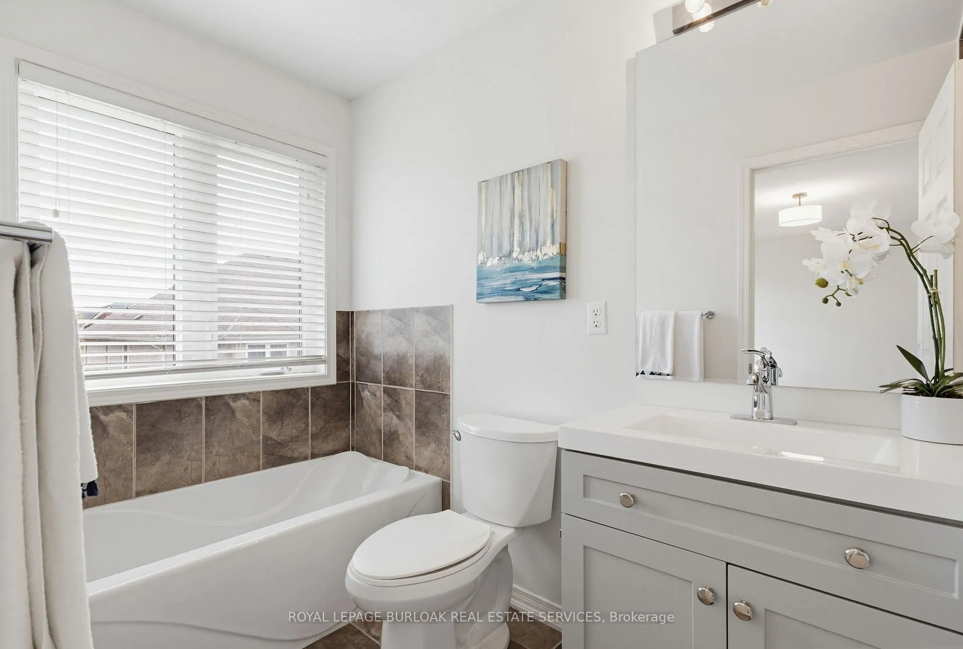 Photo 16 of 4170 Thomas Alton Boulevard, Burlington, Alton — HOMEH