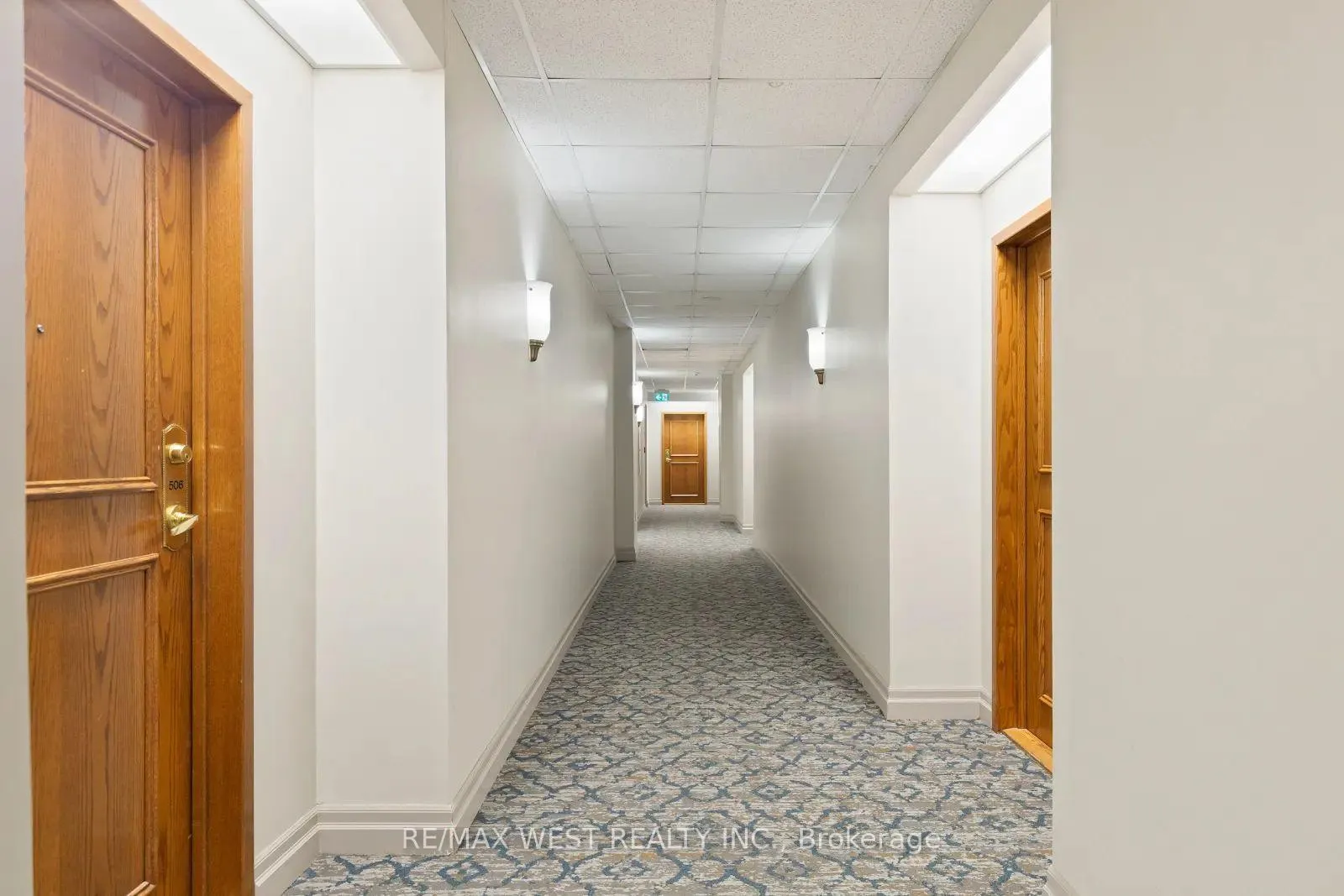 Photo 3 of Unit 511, 2506 Rutherford Road, Vaughan, Maple — HOMEH