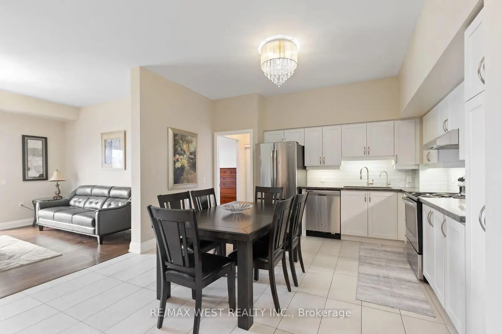 Photo 4 of Unit 511, 2506 Rutherford Road, Vaughan, Maple — HOMEH