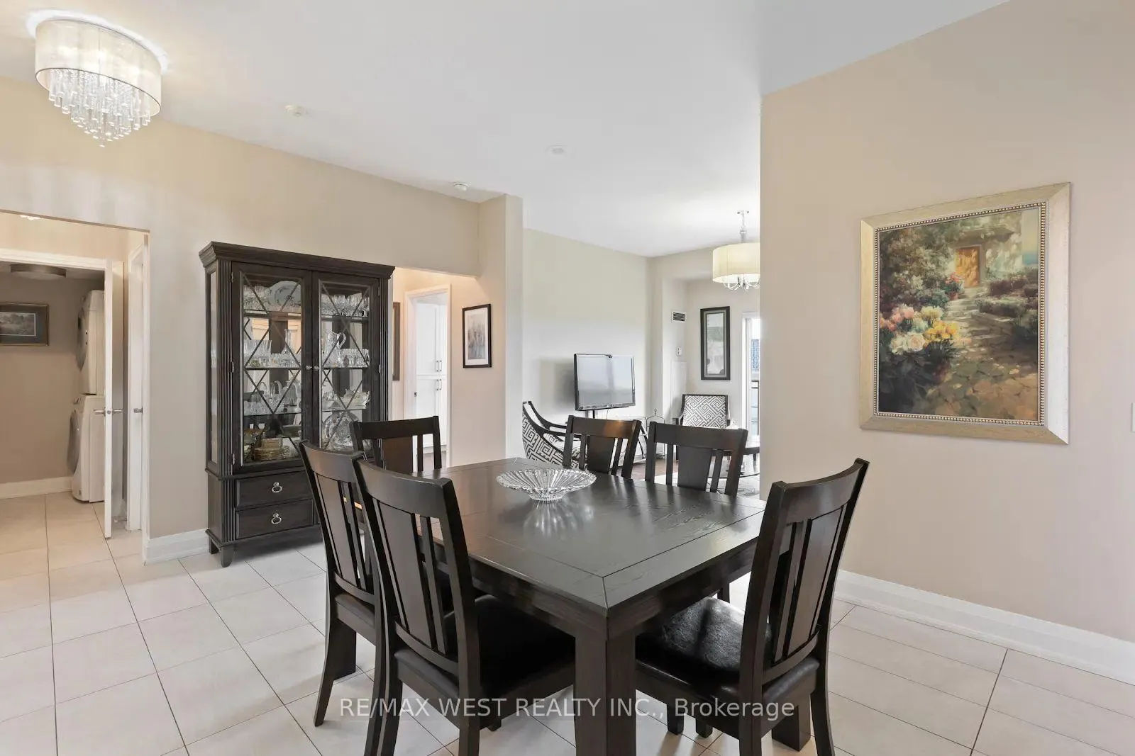 Photo 5 of Unit 511, 2506 Rutherford Road, Vaughan, Maple — HOMEH