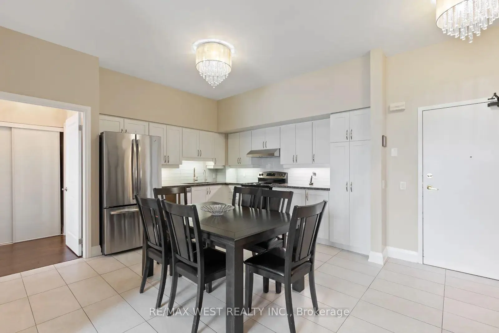 Photo 7 of Unit 511, 2506 Rutherford Road, Vaughan, Maple — HOMEH