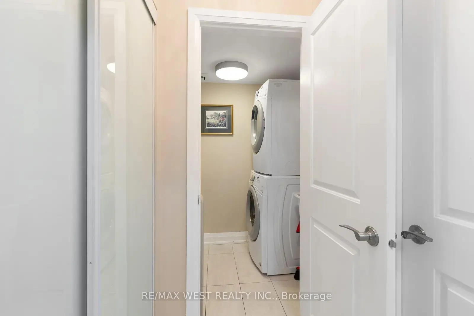 Photo 16 of Unit 511, 2506 Rutherford Road, Vaughan, Maple — HOMEH
