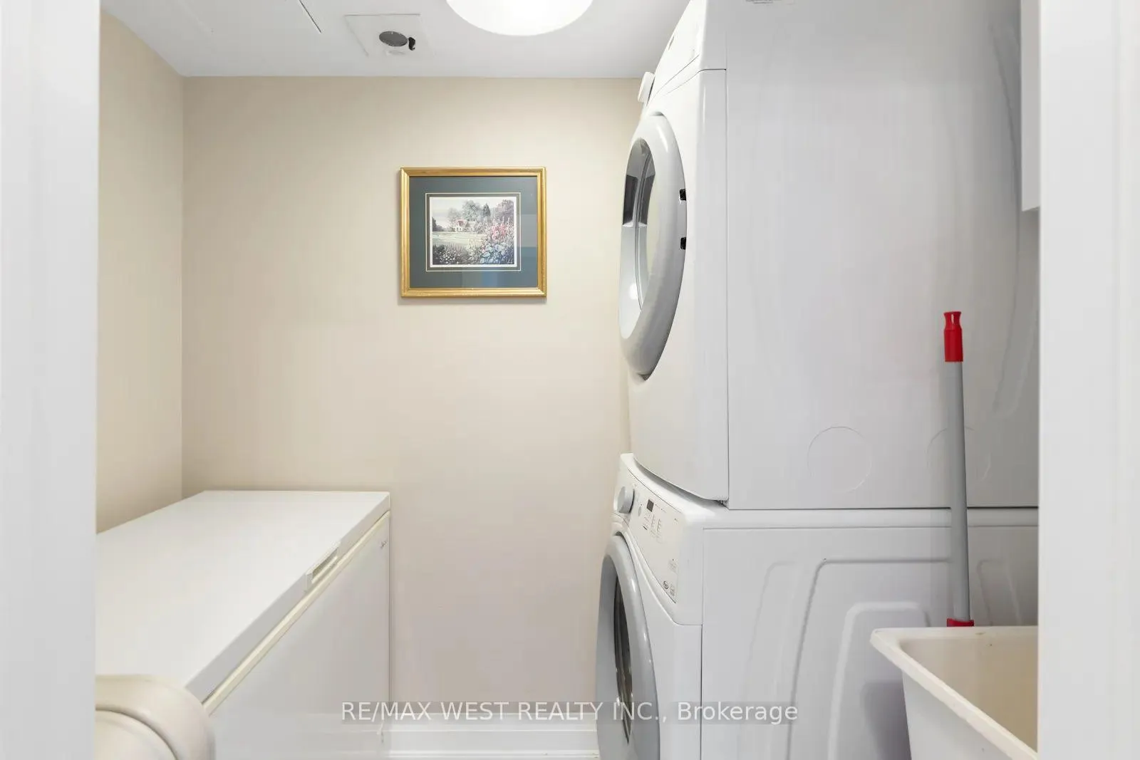 Photo 17 of Unit 511, 2506 Rutherford Road, Vaughan, Maple — HOMEH