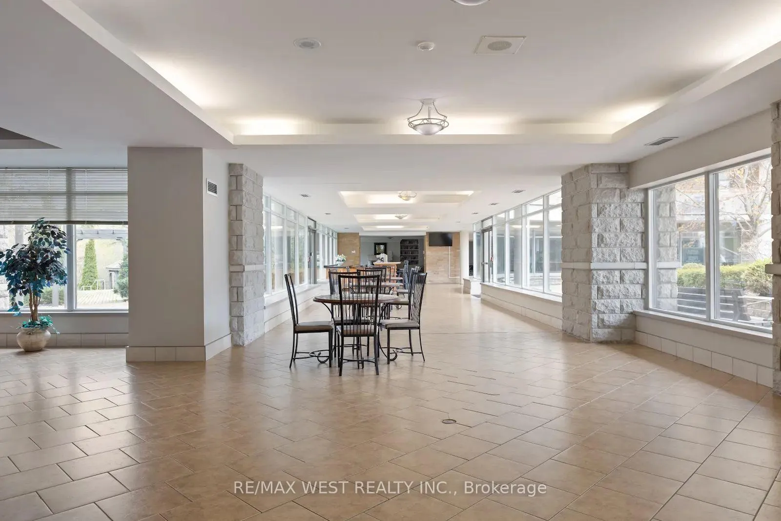 Photo 22 of Unit 511, 2506 Rutherford Road, Vaughan, Maple — HOMEH