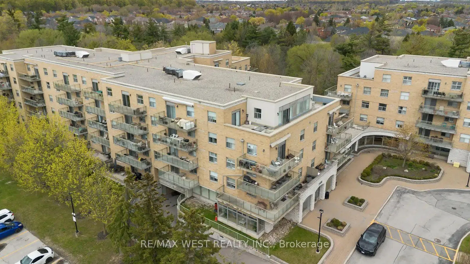 Photo 35 of Unit 511, 2506 Rutherford Road, Vaughan, Maple — HOMEH