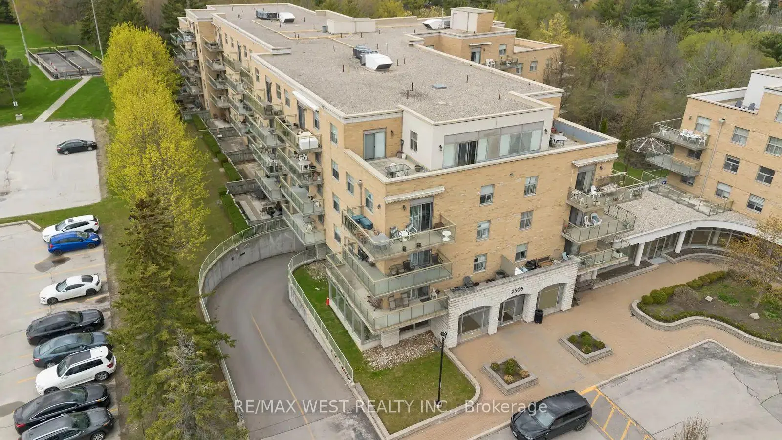 Photo 36 of Unit 511, 2506 Rutherford Road, Vaughan, Maple — HOMEH