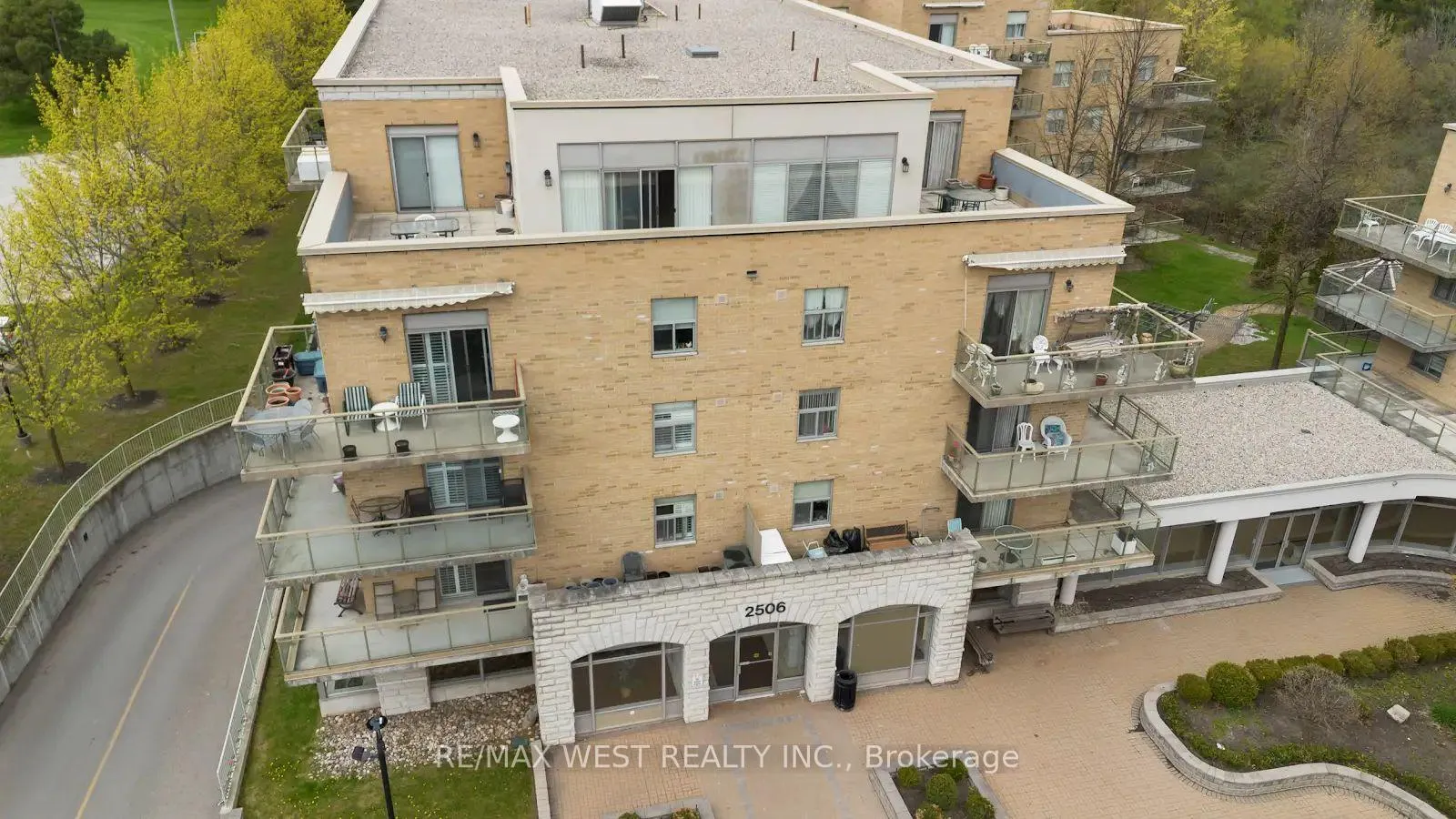 Photo 37 of Unit 511, 2506 Rutherford Road, Vaughan, Maple — HOMEH