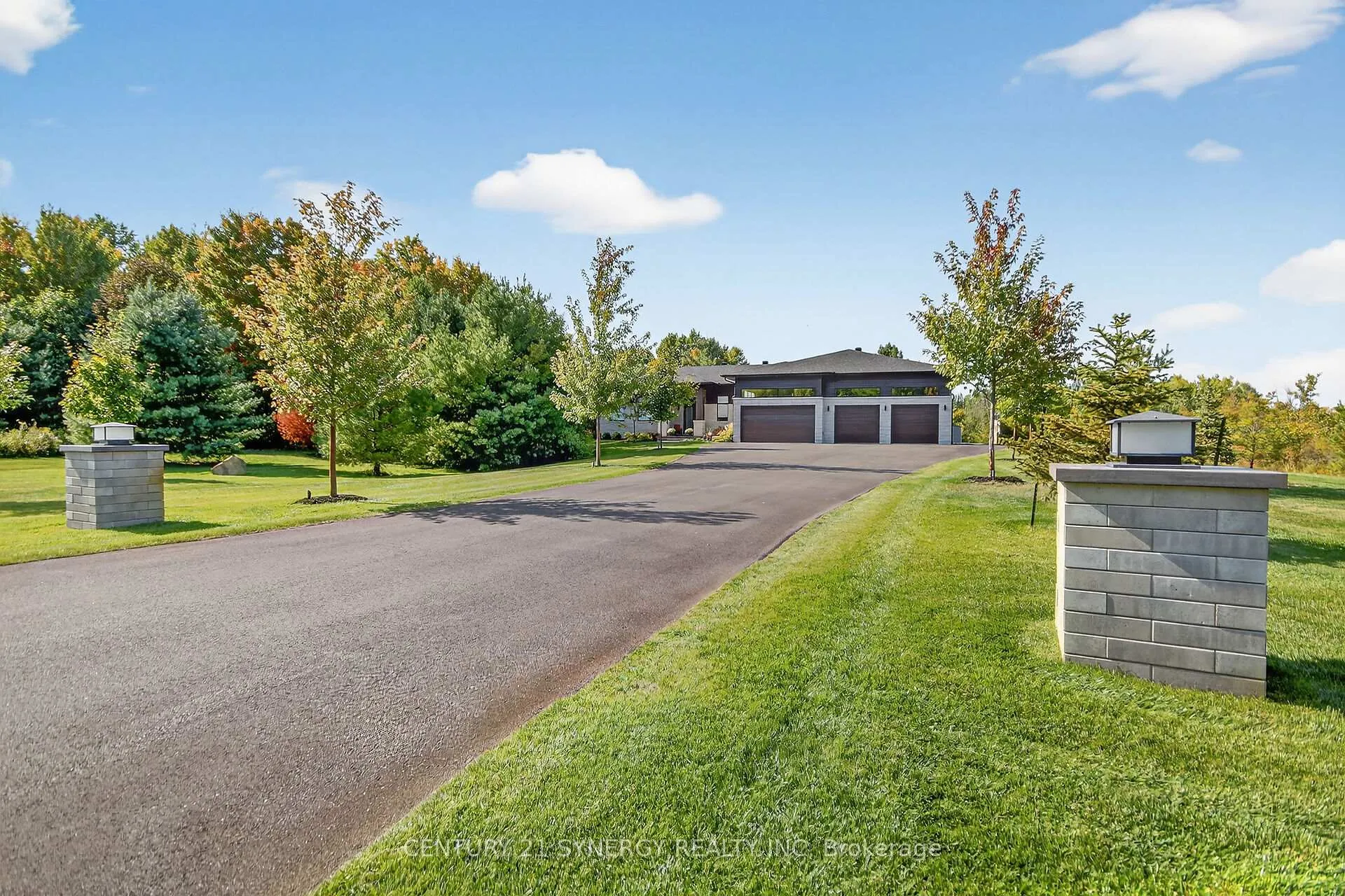Photo 2 of 120 Derbeyshire Street, Ottawa, Kanata - Kanata (North West) — HOMEH
