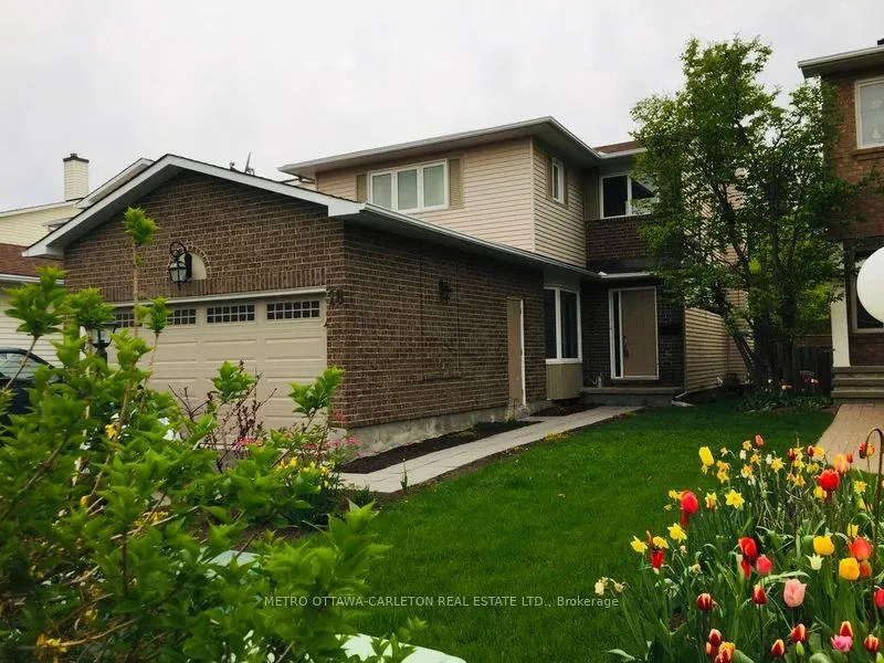 Photo 1 of 18 Chickasaw Crescent, Ottawa, Kanata - Bridlewood — HOMEH