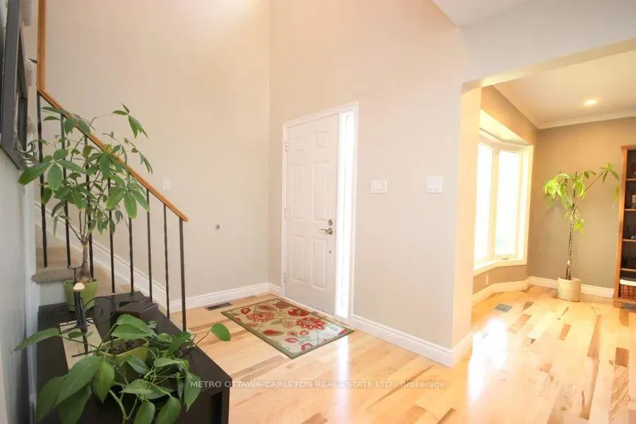 Photo 2 of 18 Chickasaw Crescent, Ottawa, Kanata - Bridlewood — HOMEH