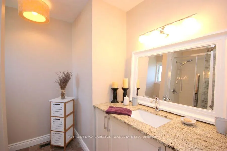 Photo 8 of 18 Chickasaw Crescent, Ottawa, Kanata - Bridlewood — HOMEH