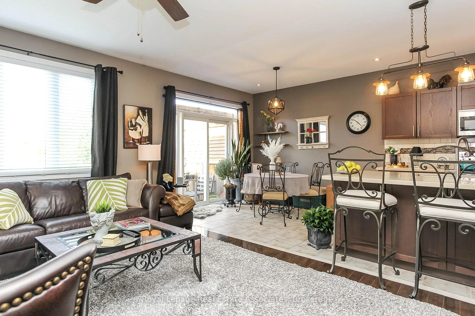Photo 7 of 139 White Sands Way, Wasaga Beach — HOMEH