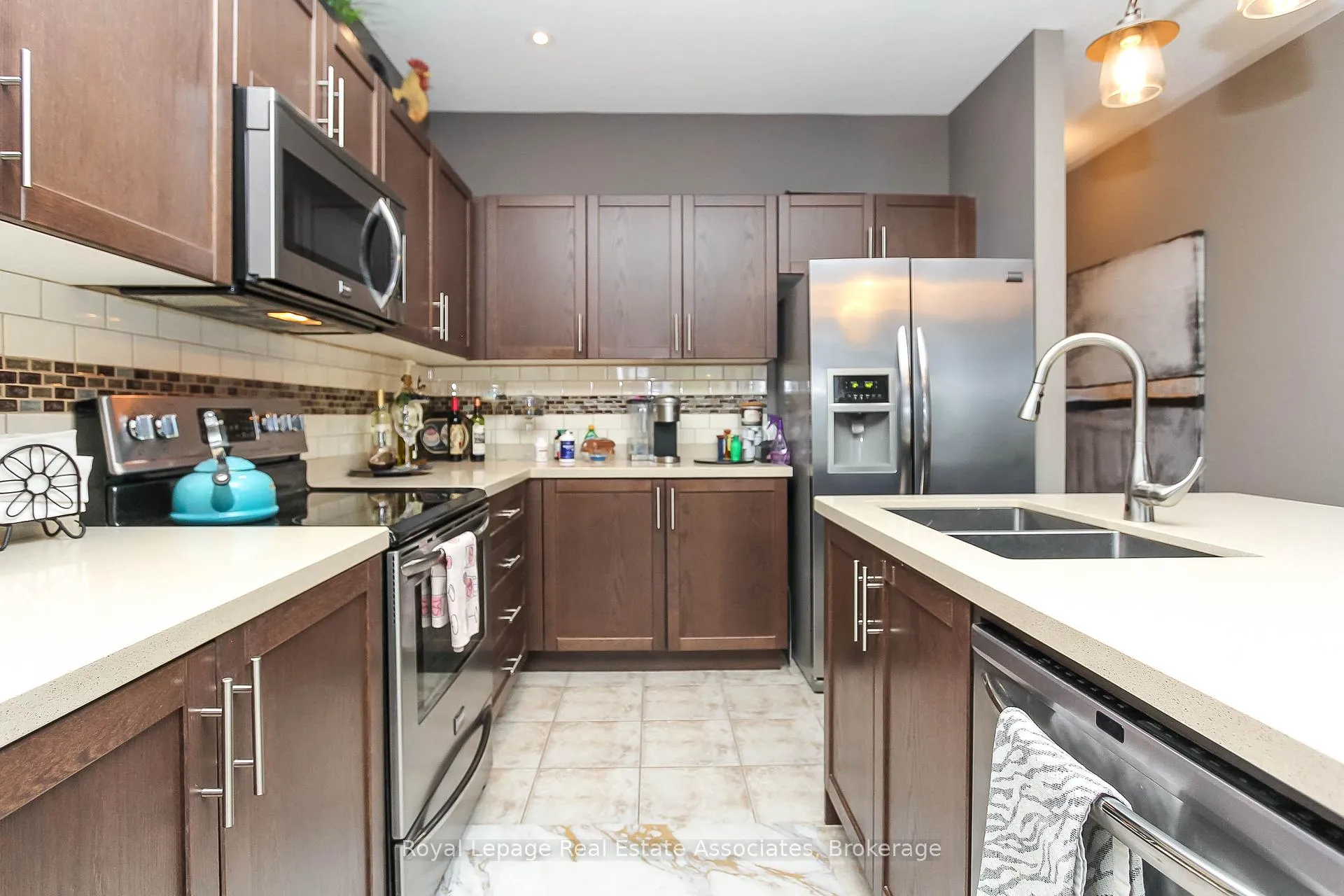 Photo 9 of 139 White Sands Way, Wasaga Beach — HOMEH