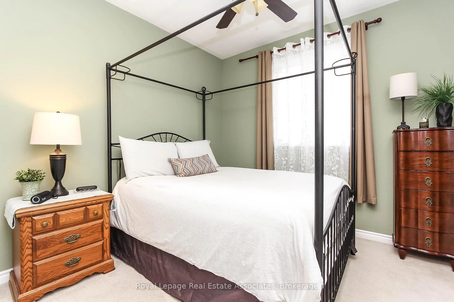 Photo 14 of 139 White Sands Way, Wasaga Beach — HOMEH