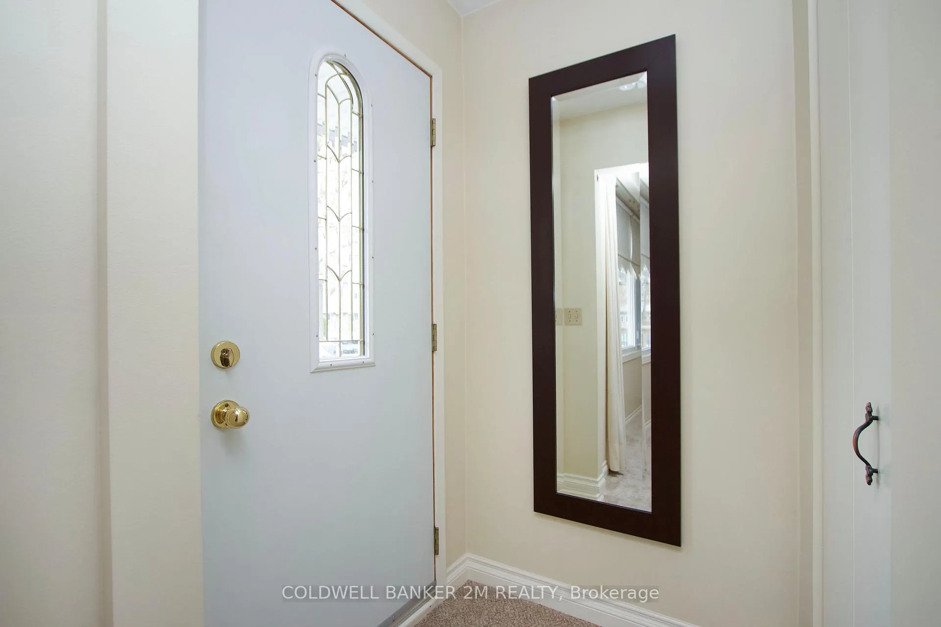 Photo 2 of 315 Durham Court, Oshawa, Vanier — HOMEH