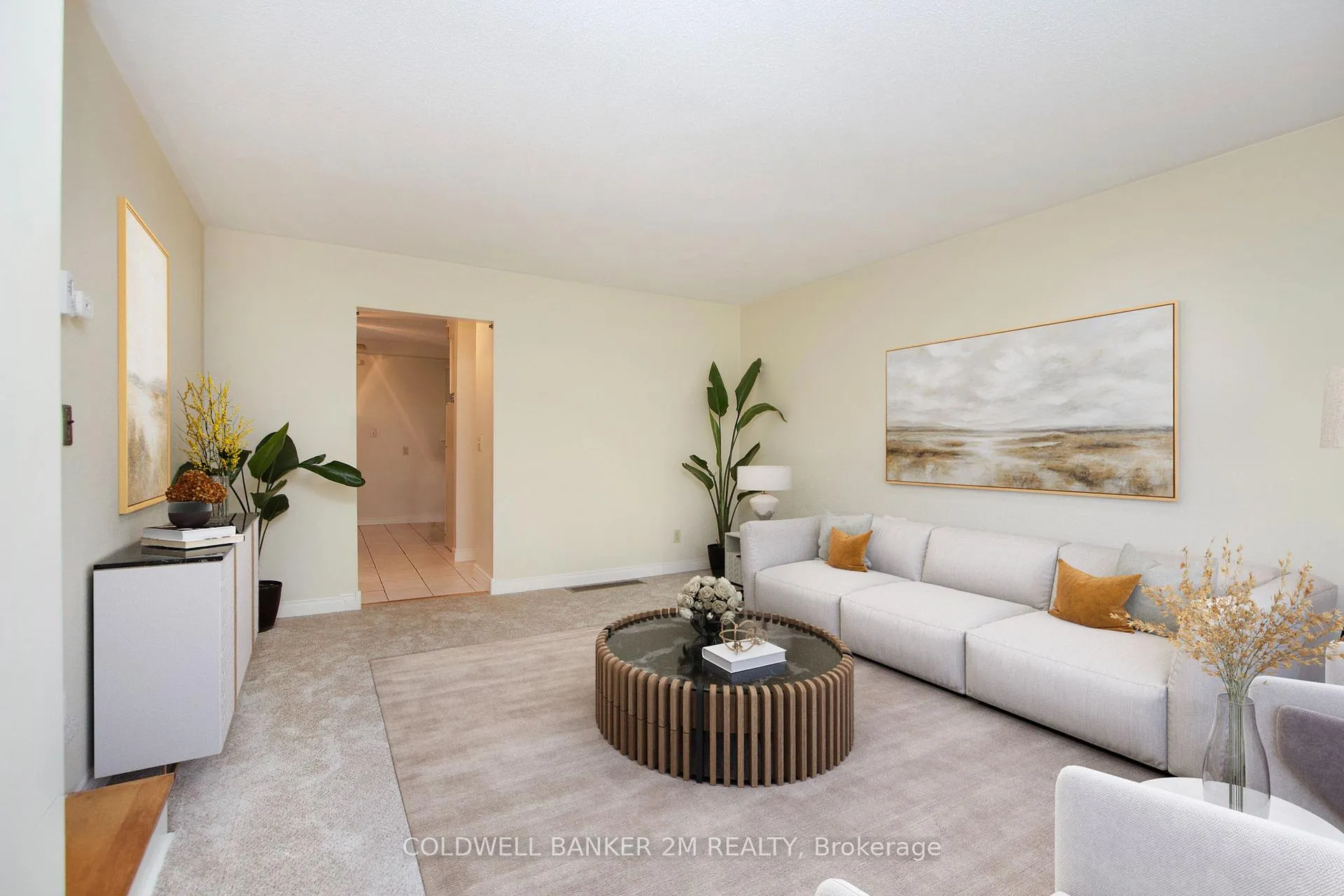 Photo 4 of 315 Durham Court, Oshawa, Vanier — HOMEH