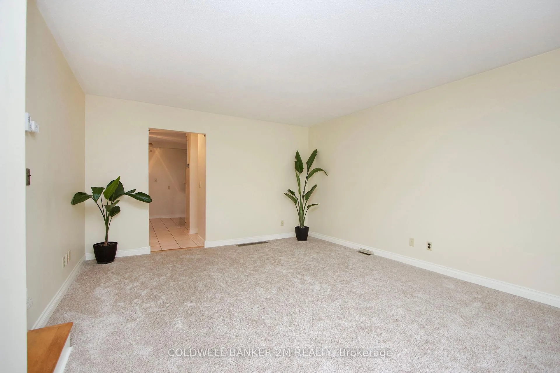 Photo 6 of 315 Durham Court, Oshawa, Vanier — HOMEH